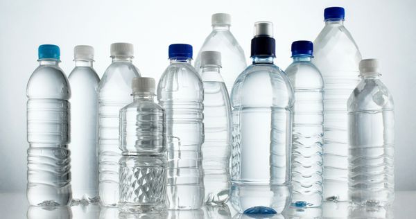 water, flesjes, microplastics, plastic