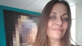 Laura (43) over haar single leven: 'Ik probeerde mijn partner te reanimeren'