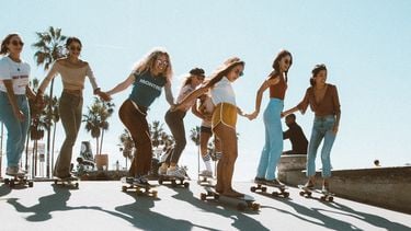 female skate communities