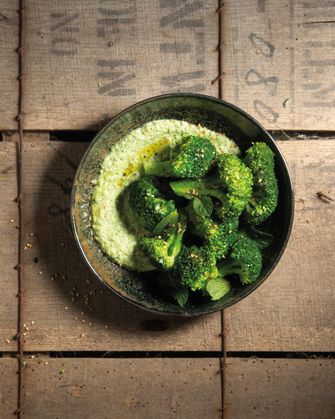 Zero waste broccoli salade