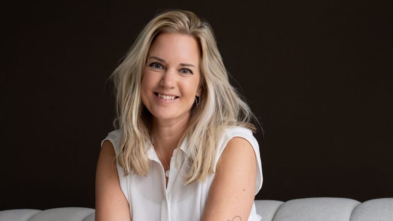 Emma (41) is holistisch opleider: ‘Alles wat ik had geleerd, hielp mij helemaal niet’ over de omslag naar een holistische manier van werken