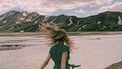 vrouw op strand