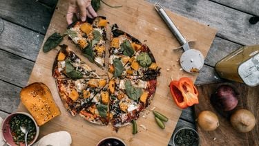 vegetarische pizza met pompoen