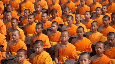 monniken zitten