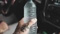 Wat kun je beter drinken: kraanwater of water uit een fles? Drinkwaterexpert legt uit