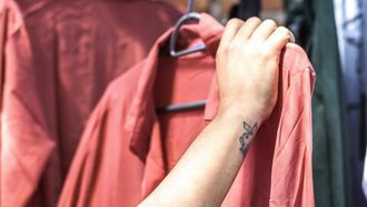 kringloopwinkels te veel kleding