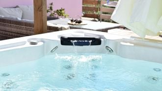3 gezondheidsvoordelen van een jacuzzi: daarom wil je er eentje in je tuin