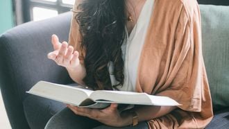 Waarom coaches en therapeuten in 2026 weer investeren in een fysieke folder