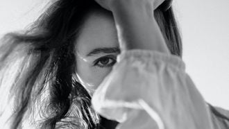 Vrouw in blouse