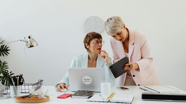 Ben jij echt verliefd op je collega, of heb je gewoon een proximity crush?