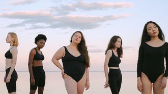 vrouwen op strand