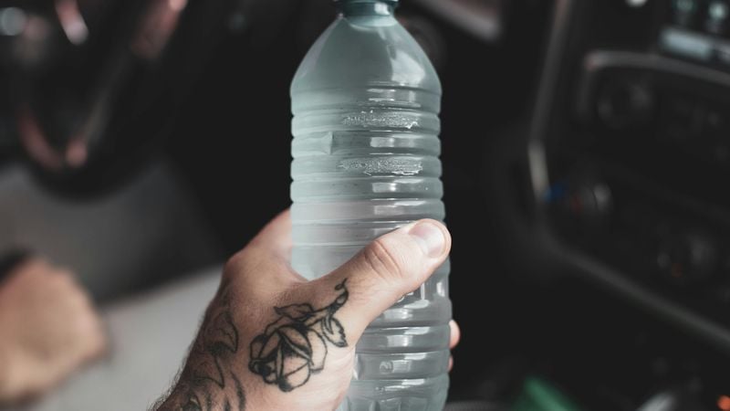 Wat kun je beter drinken: kraanwater of water uit een fles? Drinkwaterexpert legt uit