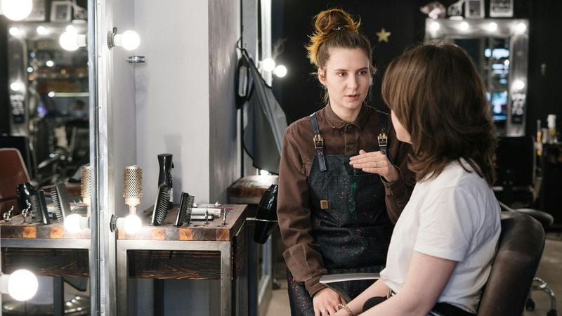 Je hart luchten bij de kapper: hier leren hairstylisten écht luisteren
