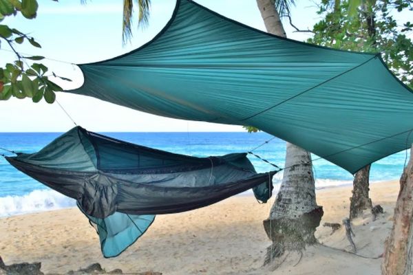 airbnb, hammocks, boomhutten, campers