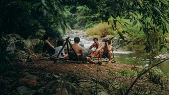 mensen op een rainbow-gathering