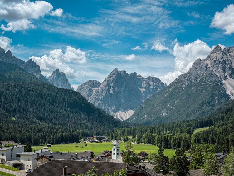 Het uitzicht op de Dolomieten: een bergketen in het noorden van Italië.