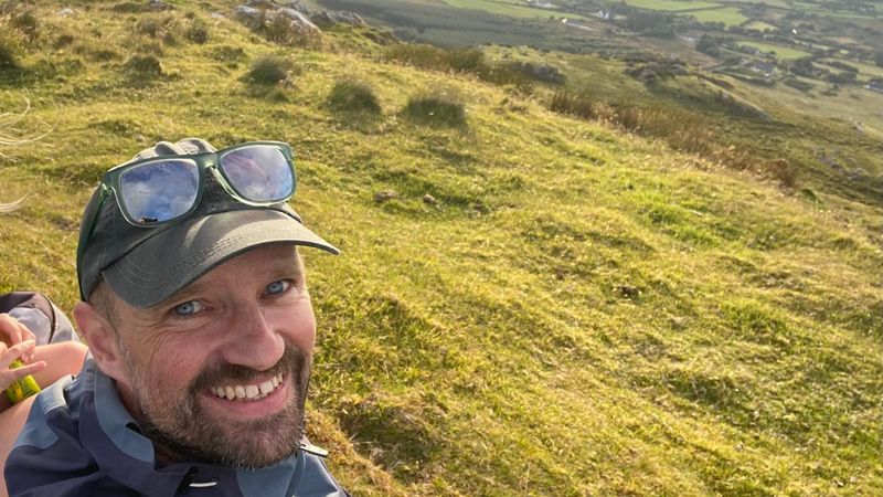 Job van Eunen (46) heeft regelmatig telefoongesprekken met wildvreemden: ‘Ik ben onverzadigd nieuwsgierig’