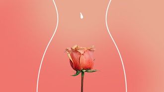 vrouwenlichaam en roos