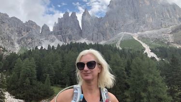 Loes van Dokkum (52) werd uitgeschakeld door long covid: ‘Mijn lichaam en brein deden het niet meer’