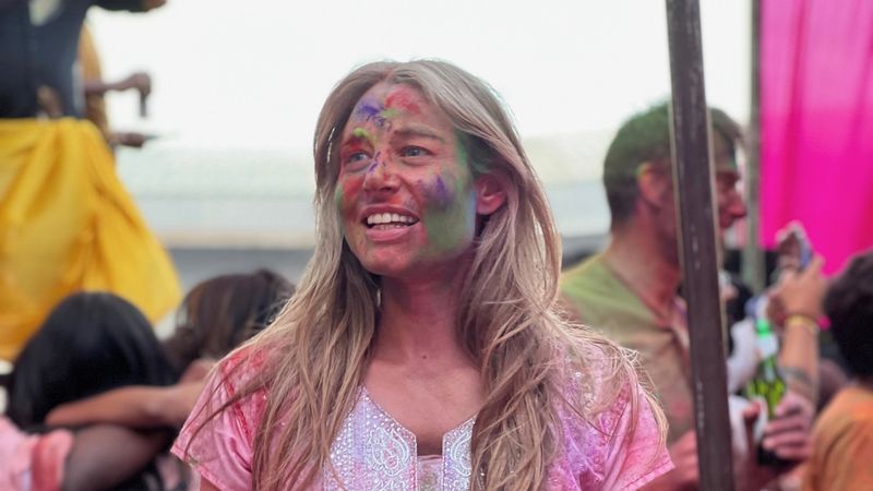 Valery in Holi