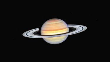 Kijk deze maand omhoog: Saturnus en vallende sterren aan de hemel
