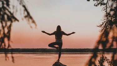 vrouw doet bodyscan-meditatie