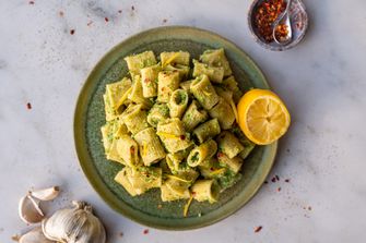 vega pasta met broccoli, citroen en chili