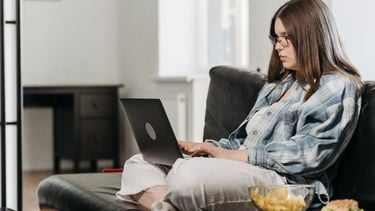 Experts: dit is wanneer binge-watchen een probleem wordt